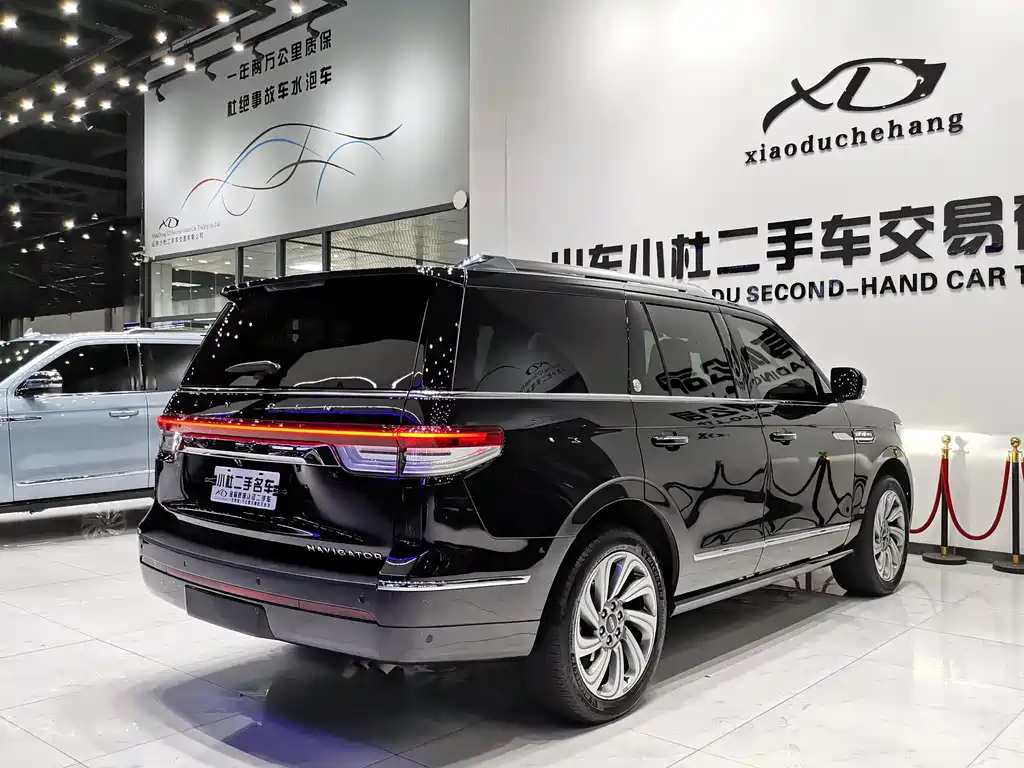 Lincoln Navigator — миниатюра 18