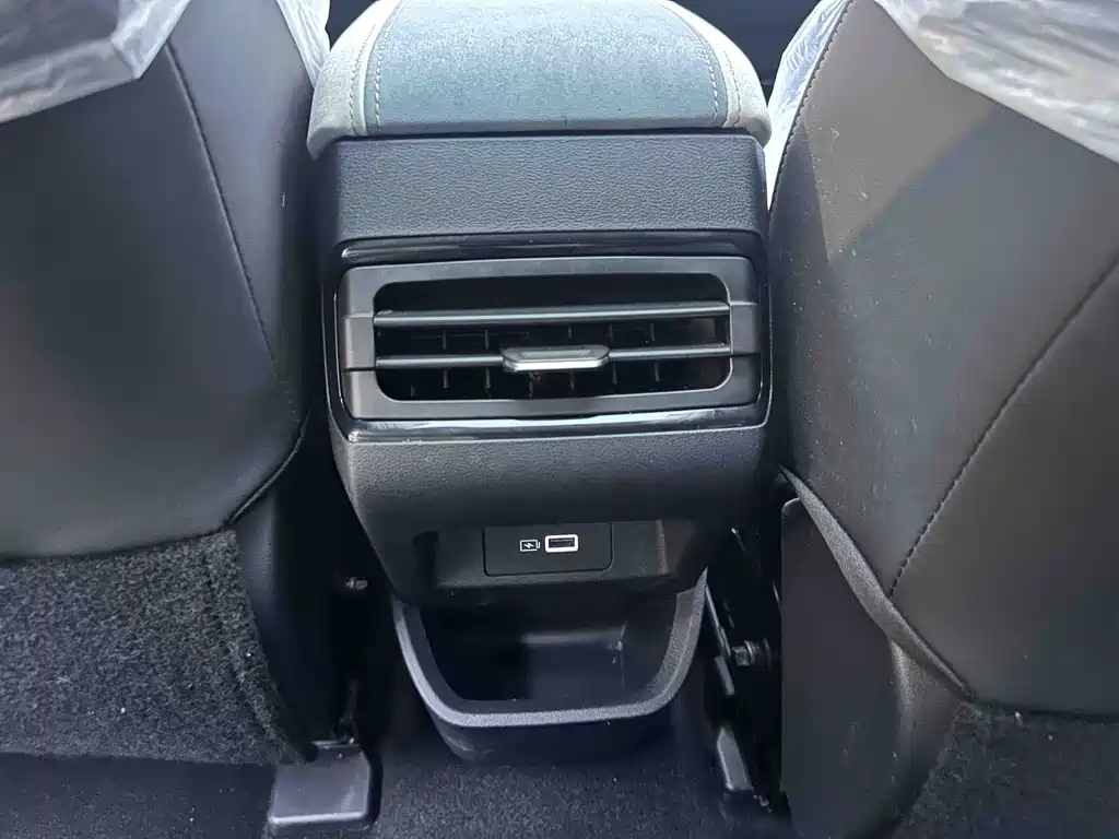 Geely Emgrand S — миниатюра 18