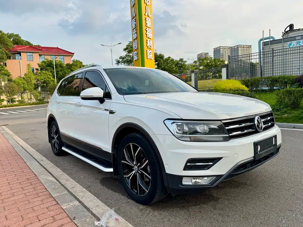 Volkswagen Tiguan L — миниатюра 3