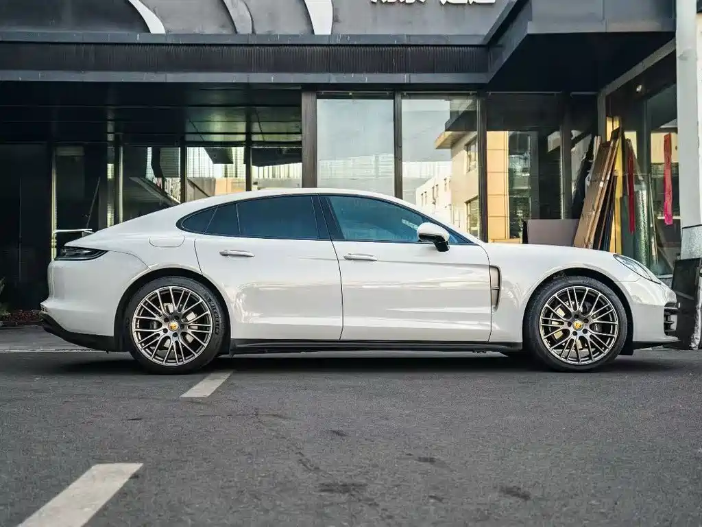 Porsche Panamera — миниатюра 3