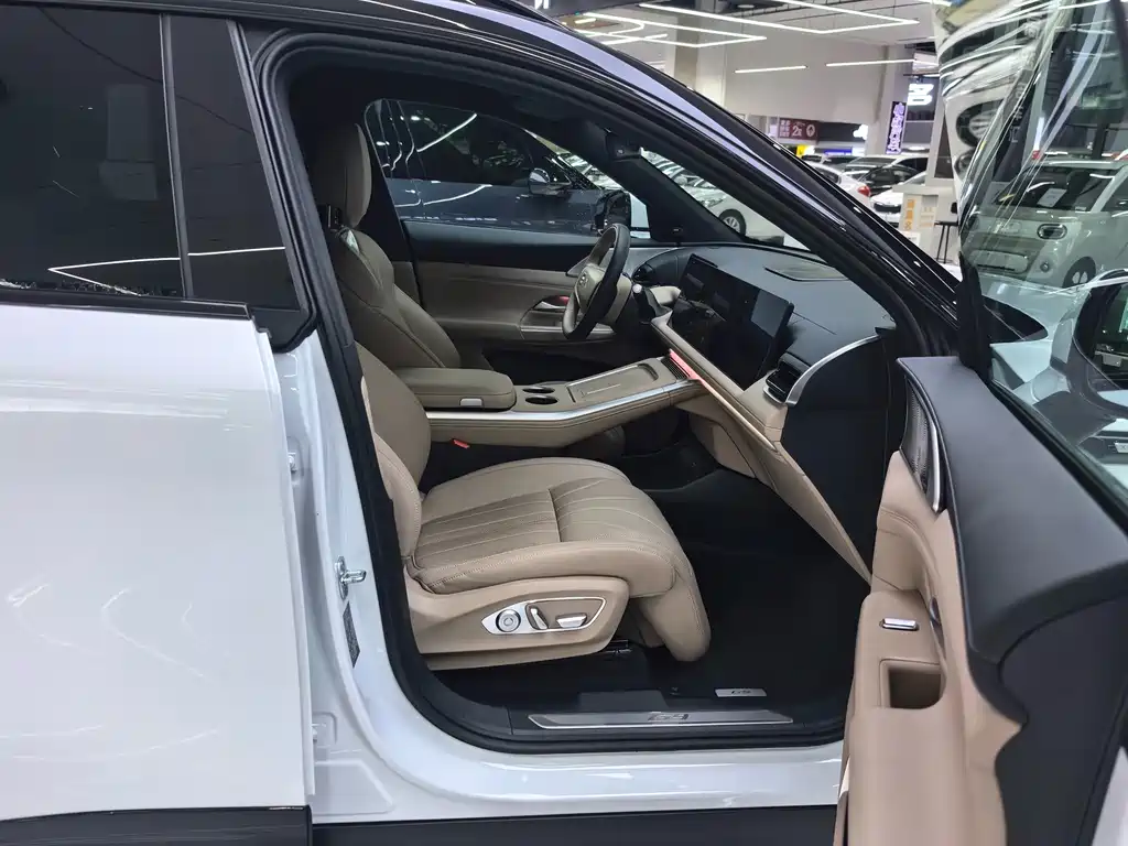 XPeng G9 — миниатюра 19