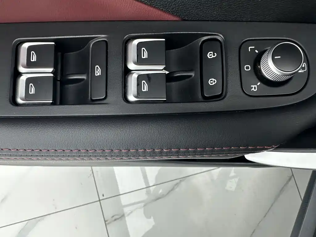 Geely Binyue — миниатюра 11