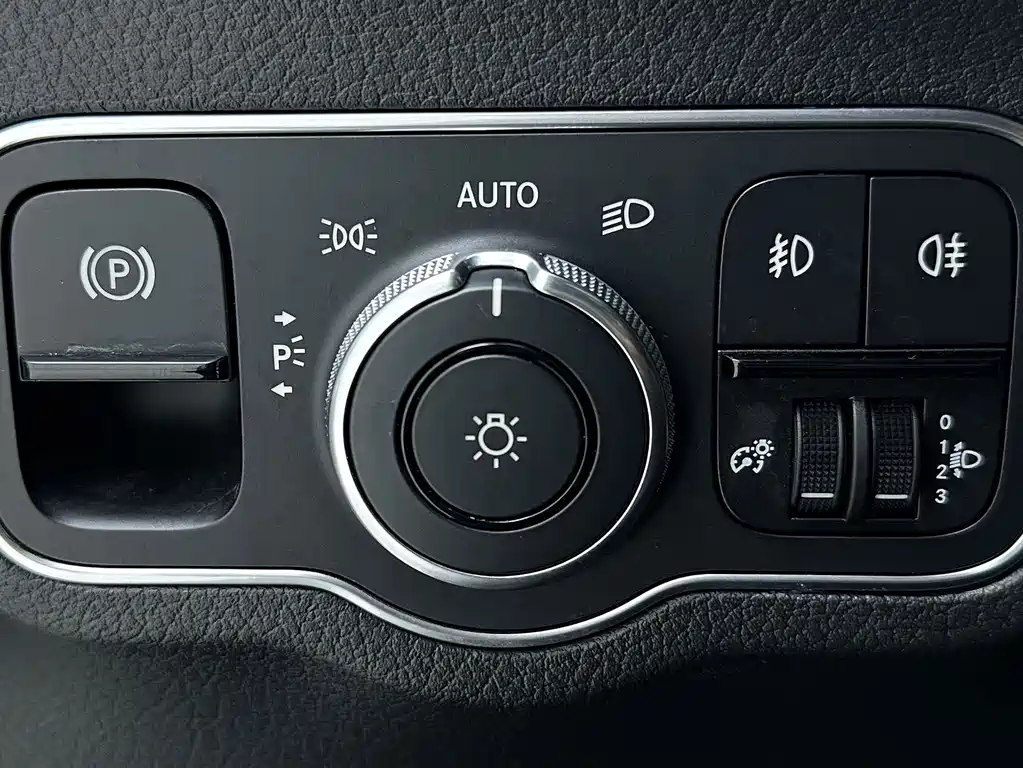 Mercedes-Benz GLA — миниатюра 19