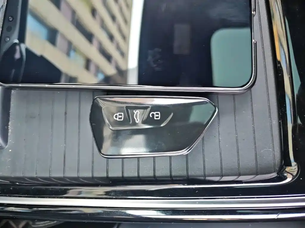Volkswagen ID.4 X — миниатюра 9