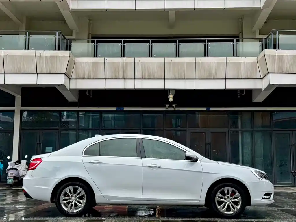 Geely Emgrand — миниатюра 5