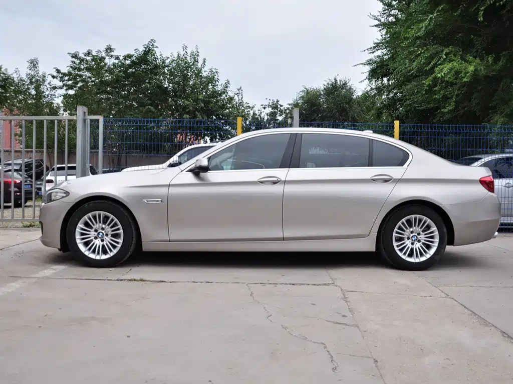 BMW 5 Series — миниатюра 3