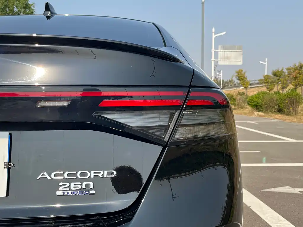Honda Accord — миниатюра 11