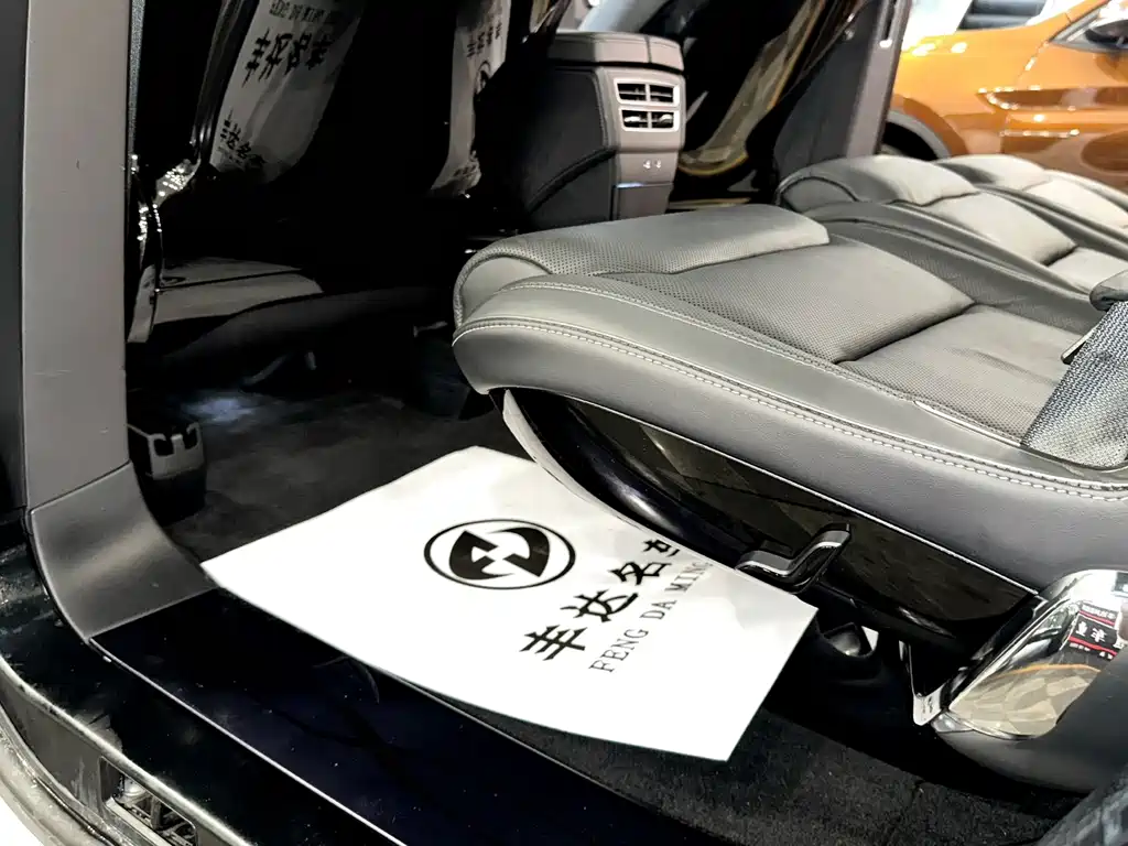 Tesla Model X — миниатюра 14
