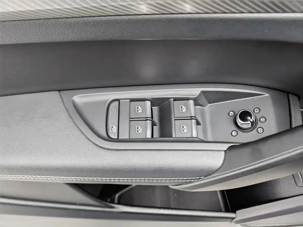 Audi Q5L — миниатюра 9