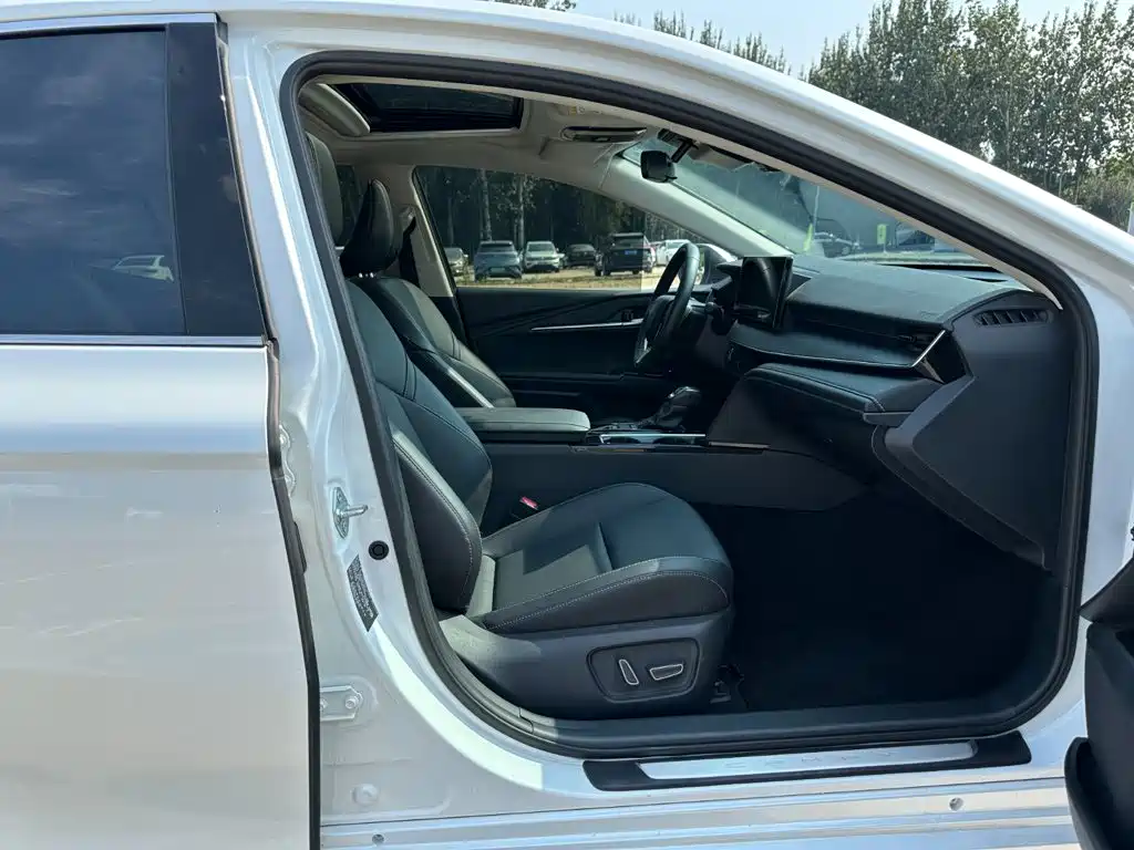 Toyota Camry — миниатюра 15