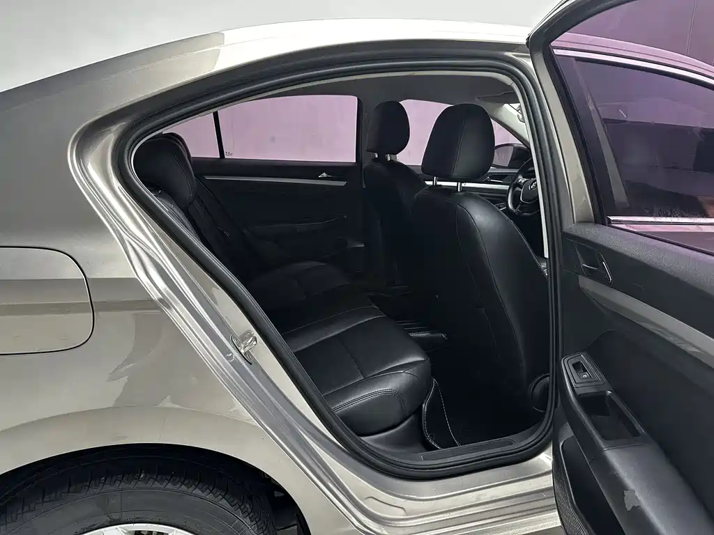 Volkswagen Bora — миниатюра 12