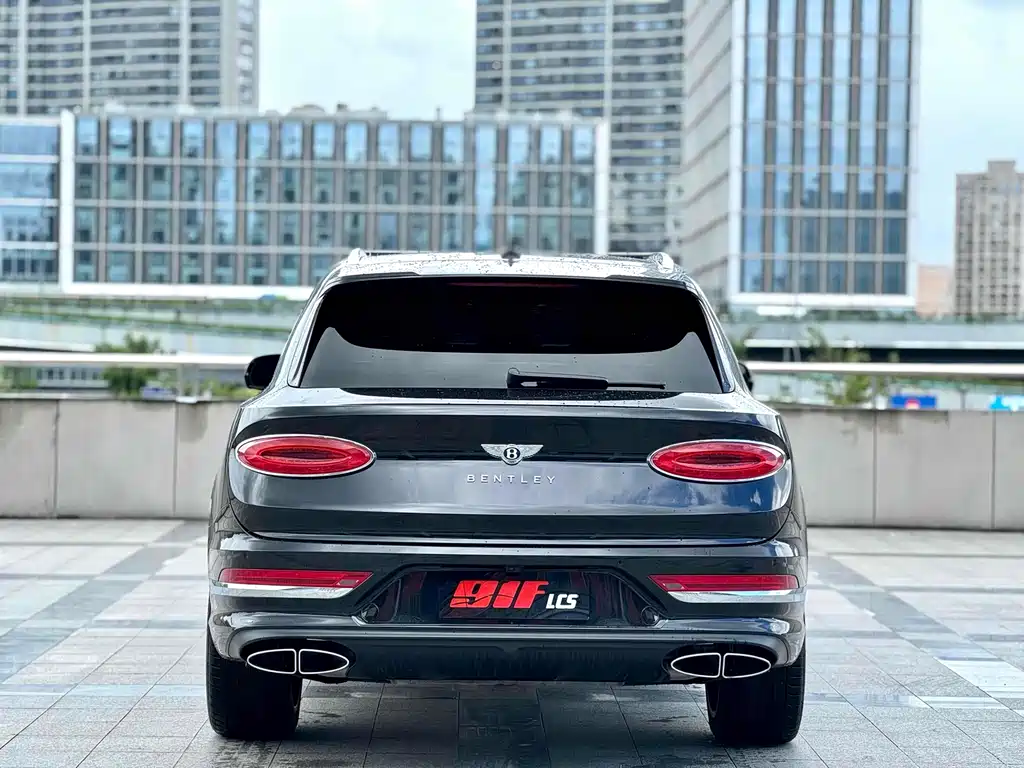 Bentley Bentayga PHEV — миниатюра 8