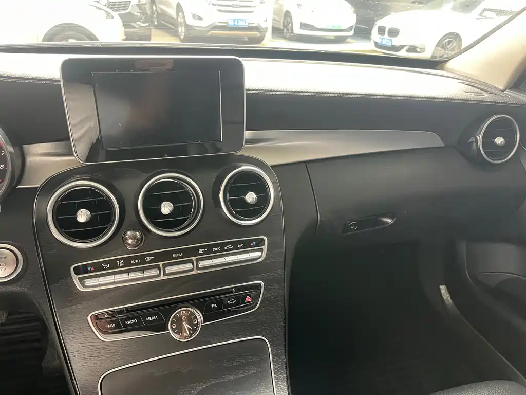 Mercedes-Benz C-Class — миниатюра 11