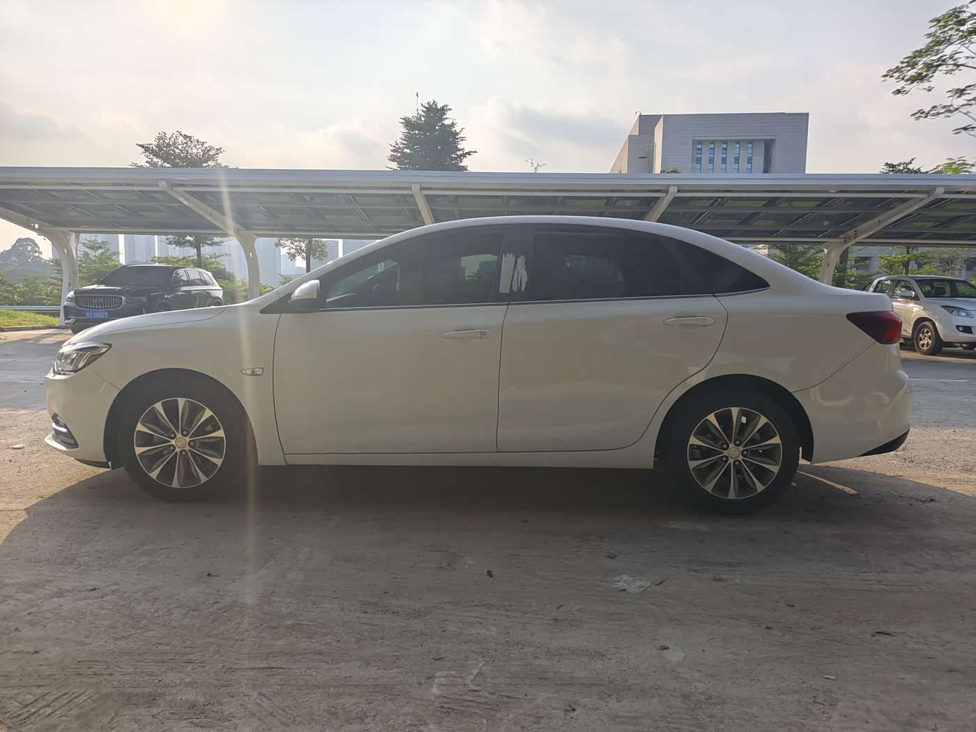 Chevrolet Monza 1.5 л 2022 г. Белый, пробег 23900 км