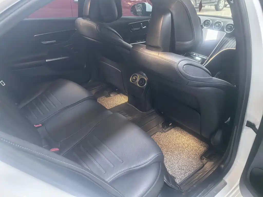 Mercedes-Benz C-Class — миниатюра 2