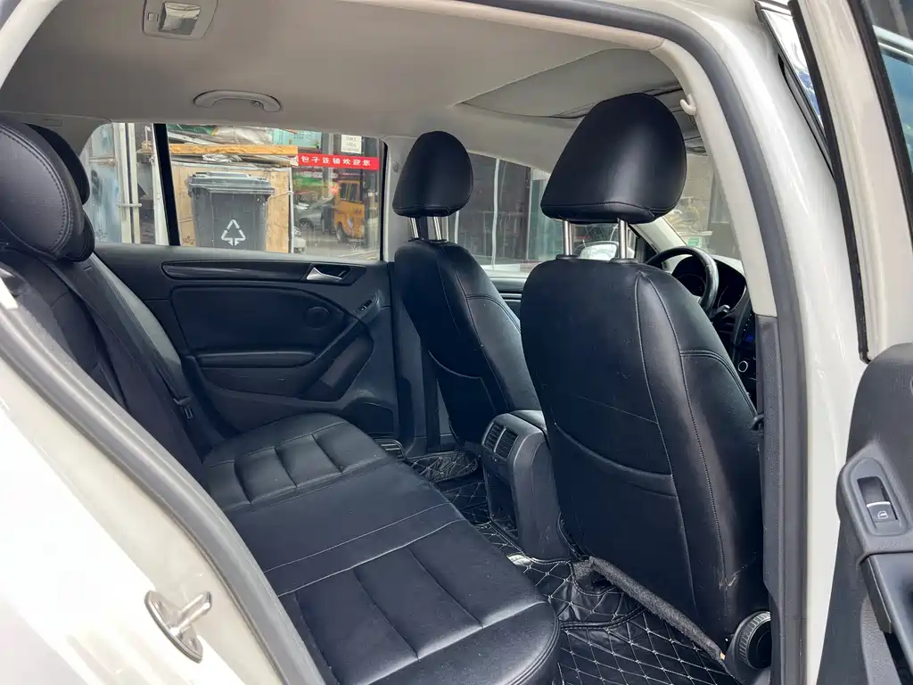 Volkswagen Golf — миниатюра 10