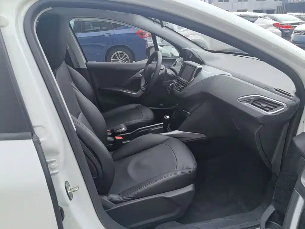 Peugeot 2008 — миниатюра 25
