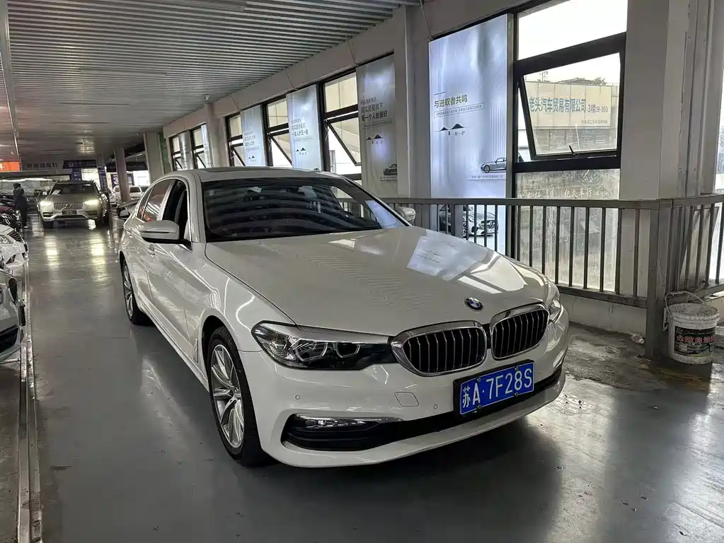 BMW 5 Series — миниатюра 3