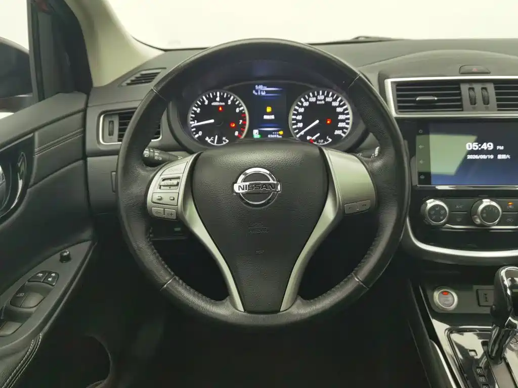 Nissan Tiida — миниатюра 11