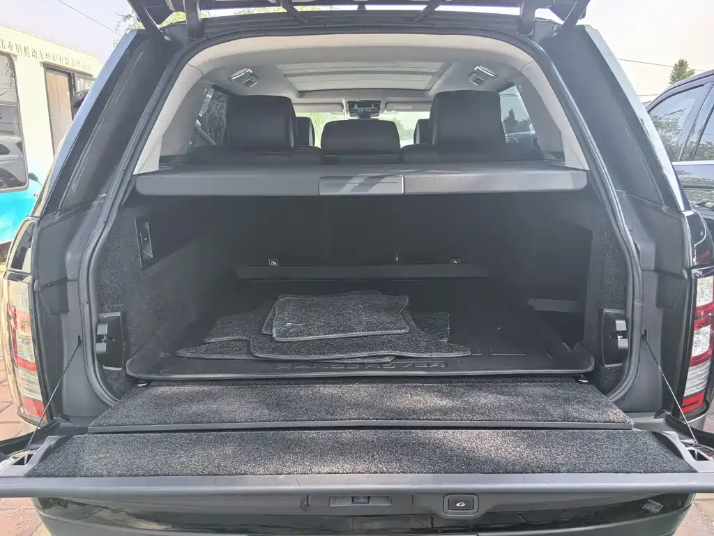 Land Rover Range Rover — миниатюра 10