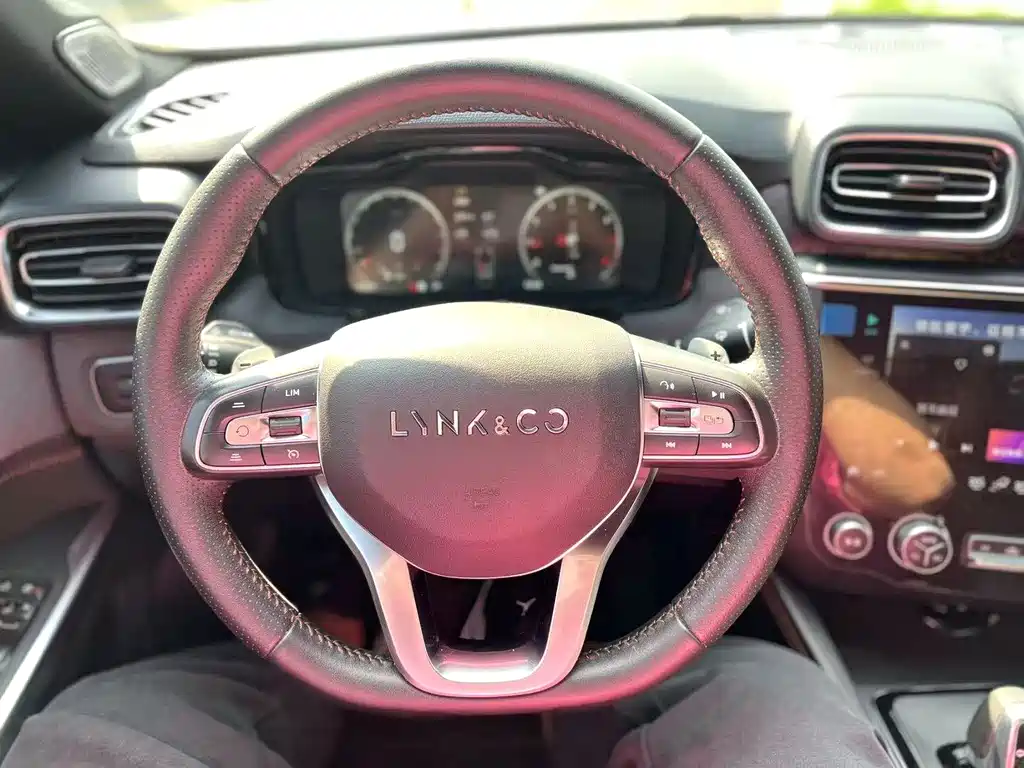 Lynk & Co 03 — миниатюра 6