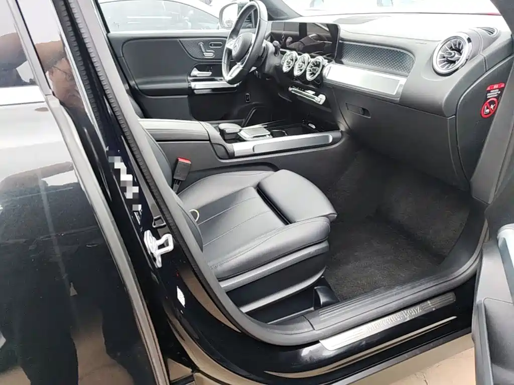 Mercedes-Benz GLB — миниатюра 9