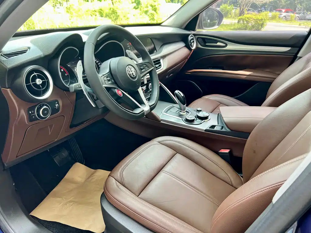 Alfa Romeo Stelvio — миниатюра 4