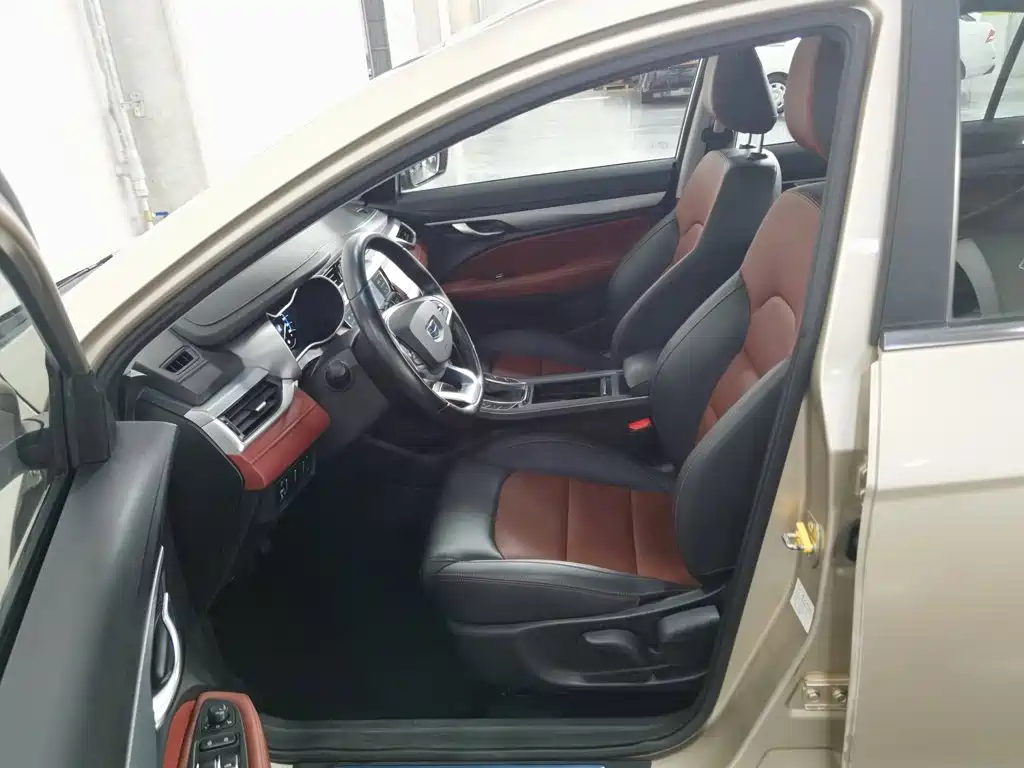 Geely Vision S1 — миниатюра 10