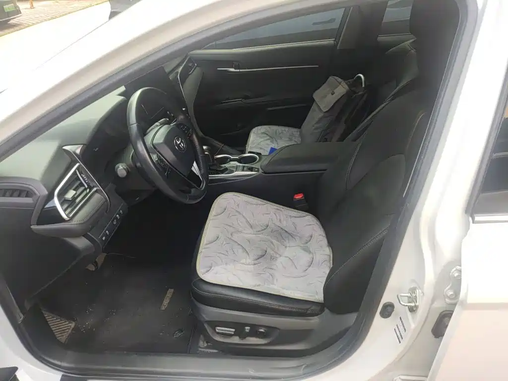 Toyota Camry — миниатюра 8