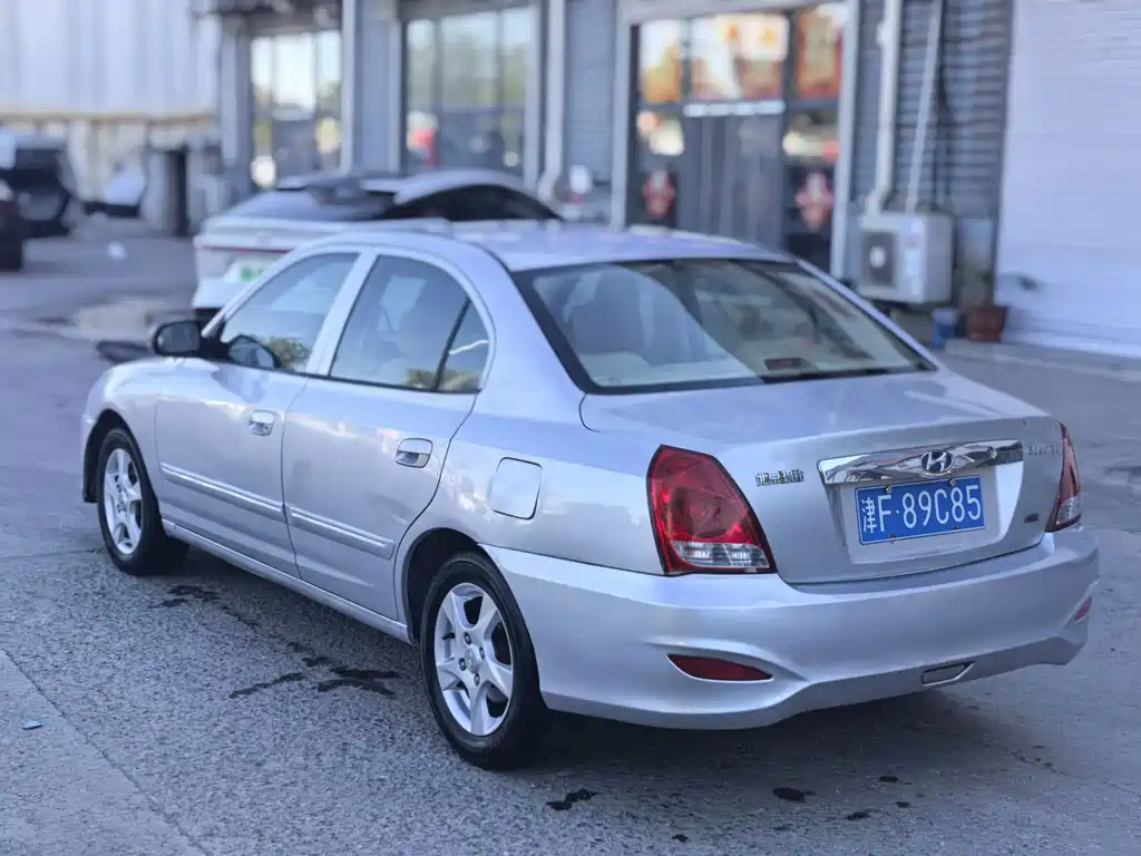 Hyundai Elantra — миниатюра 7