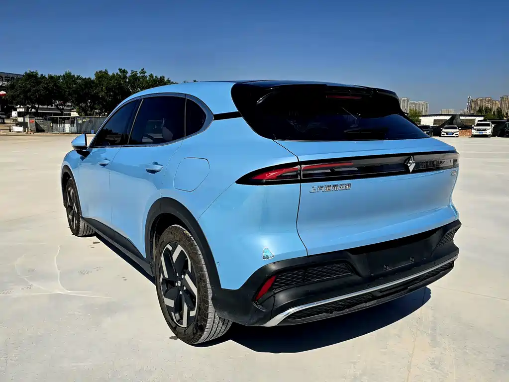 Baojun Yunhai — миниатюра 5