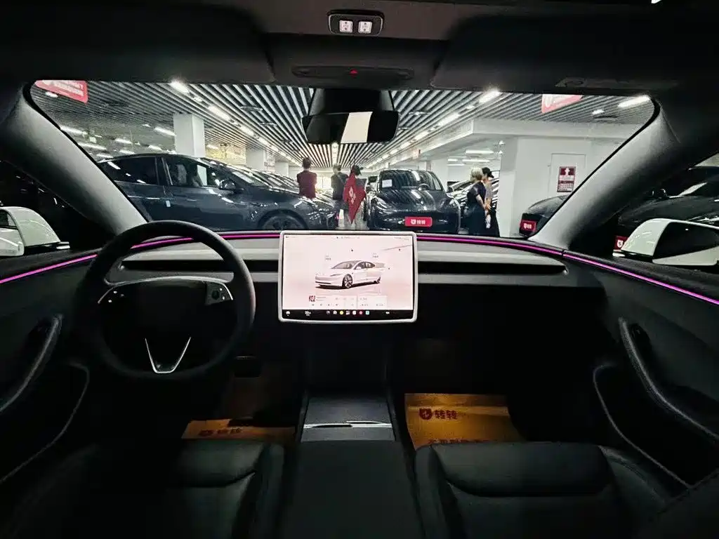 Tesla Model 3 — миниатюра 8