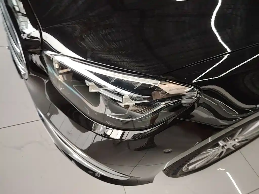 Mercedes-Benz E-Class — миниатюра 24