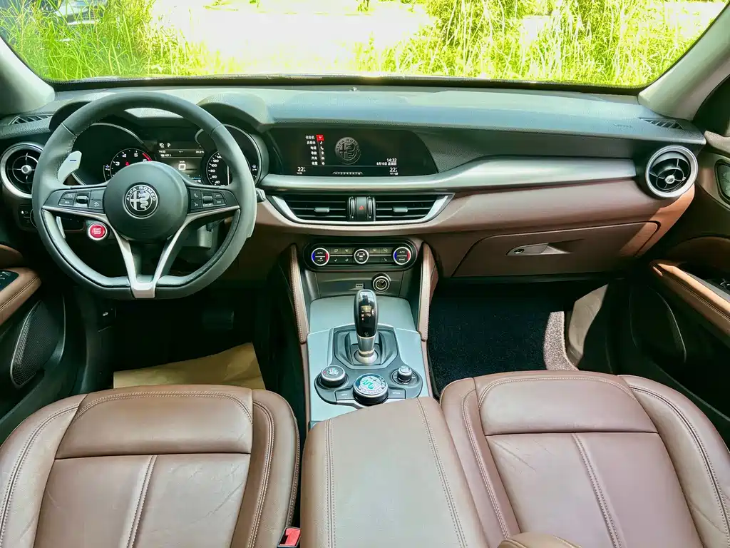 Alfa Romeo Stelvio — миниатюра 6
