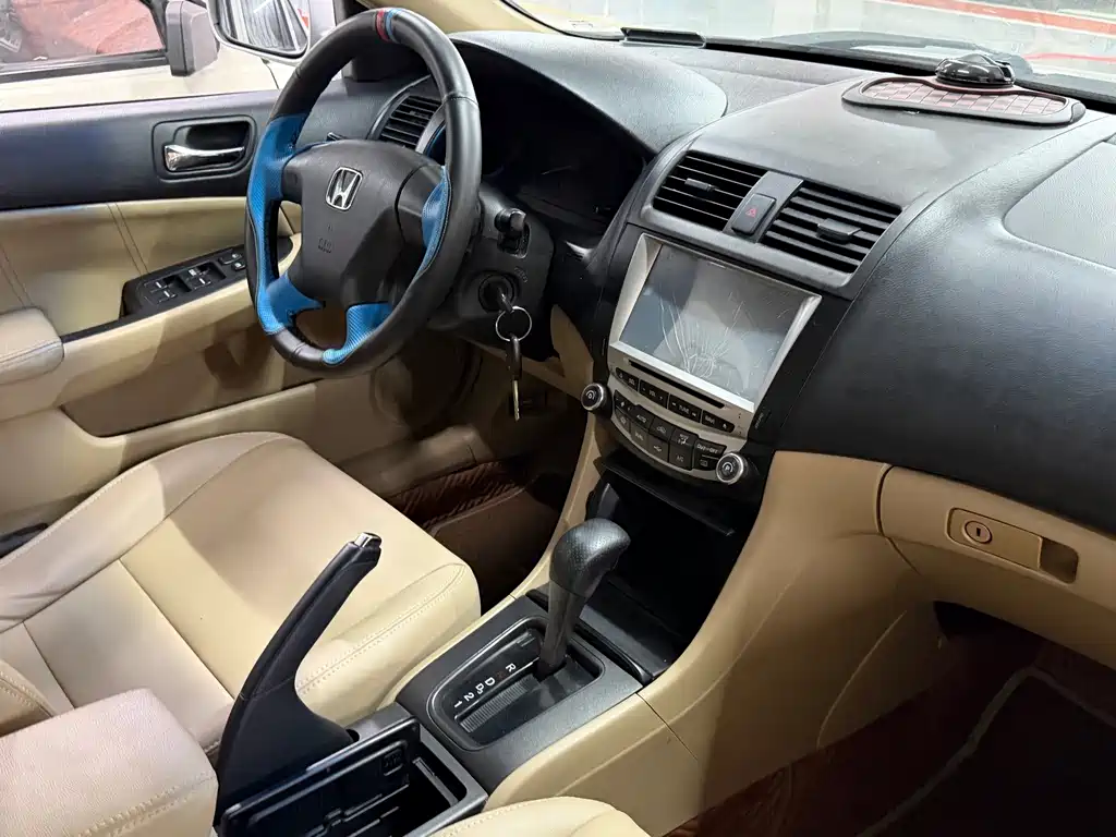 Honda Accord — миниатюра 7