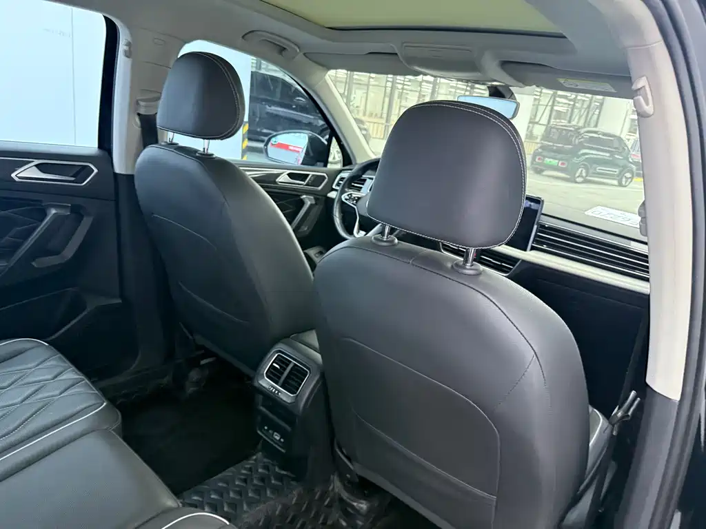 Volkswagen Tiguan L — миниатюра 10