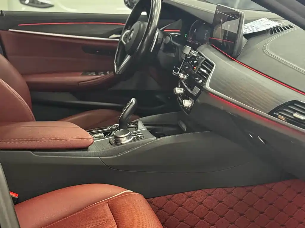 BMW 5 Series — миниатюра 9
