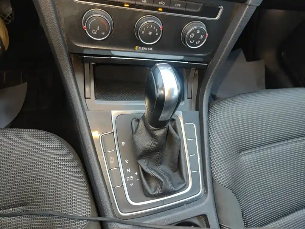 Volkswagen Golf — миниатюра 14
