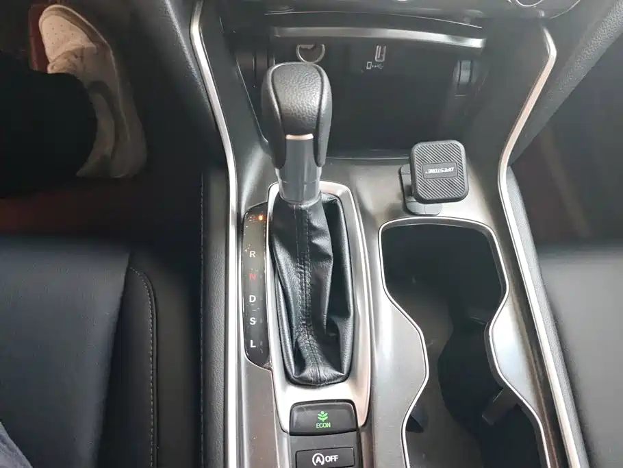 Honda Accord — миниатюра 16