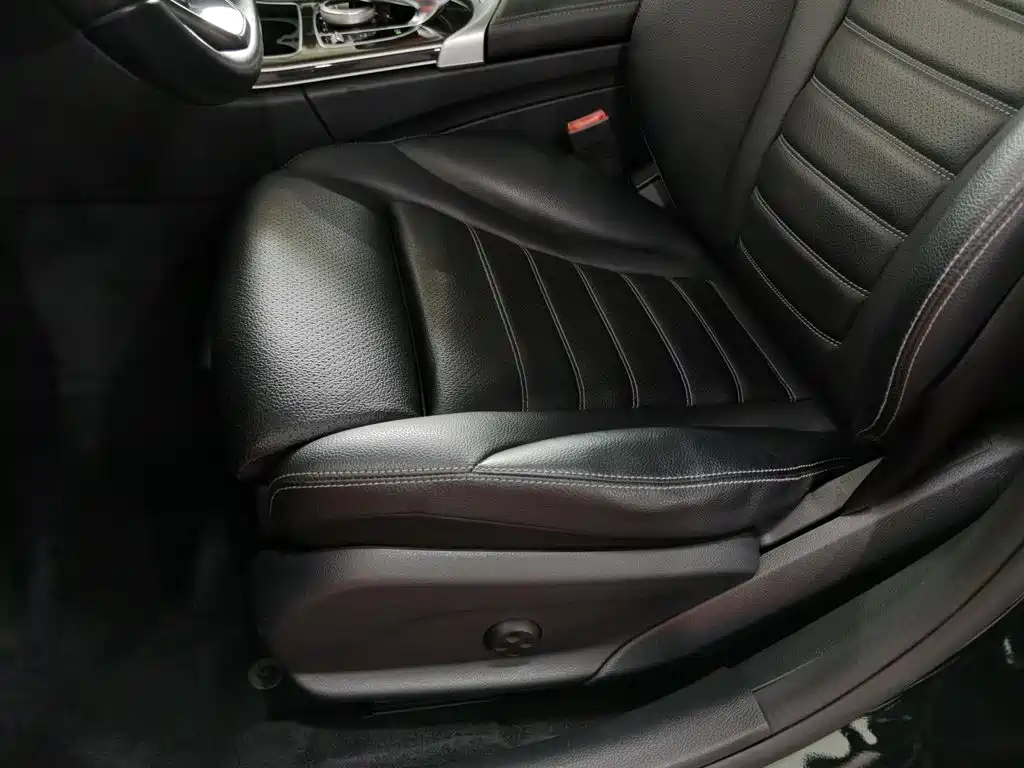 Mercedes-Benz C-Class — миниатюра 20