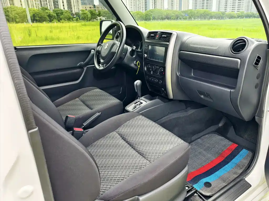 Suzuki Jimny — миниатюра 15
