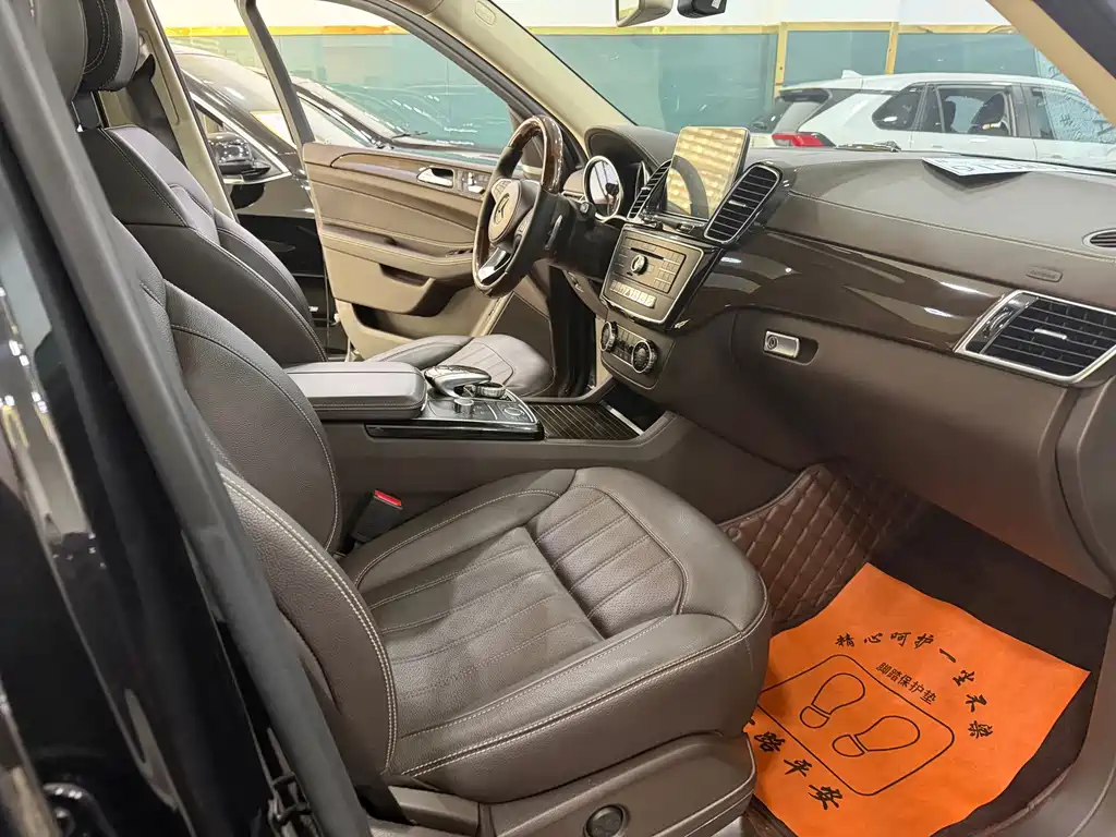 Mercedes-Benz GLS — миниатюра 10