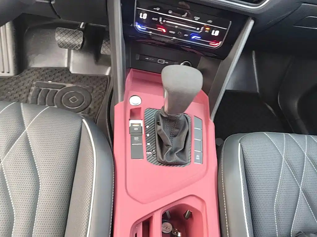 Volkswagen Tiguan L — миниатюра 14