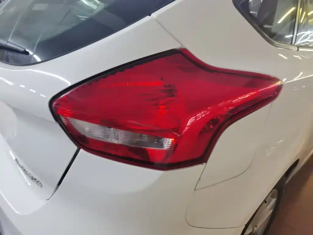 Ford Focus — миниатюра 8