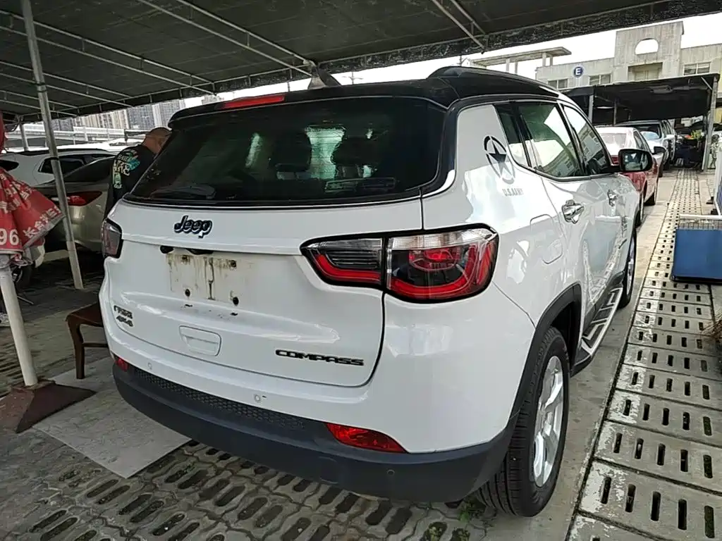 Jeep Compass — миниатюра 7
