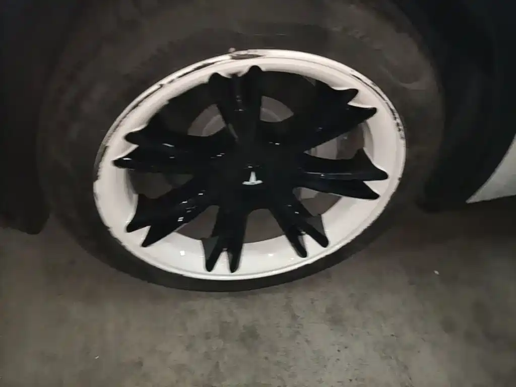 Tesla Model Y — миниатюра 23