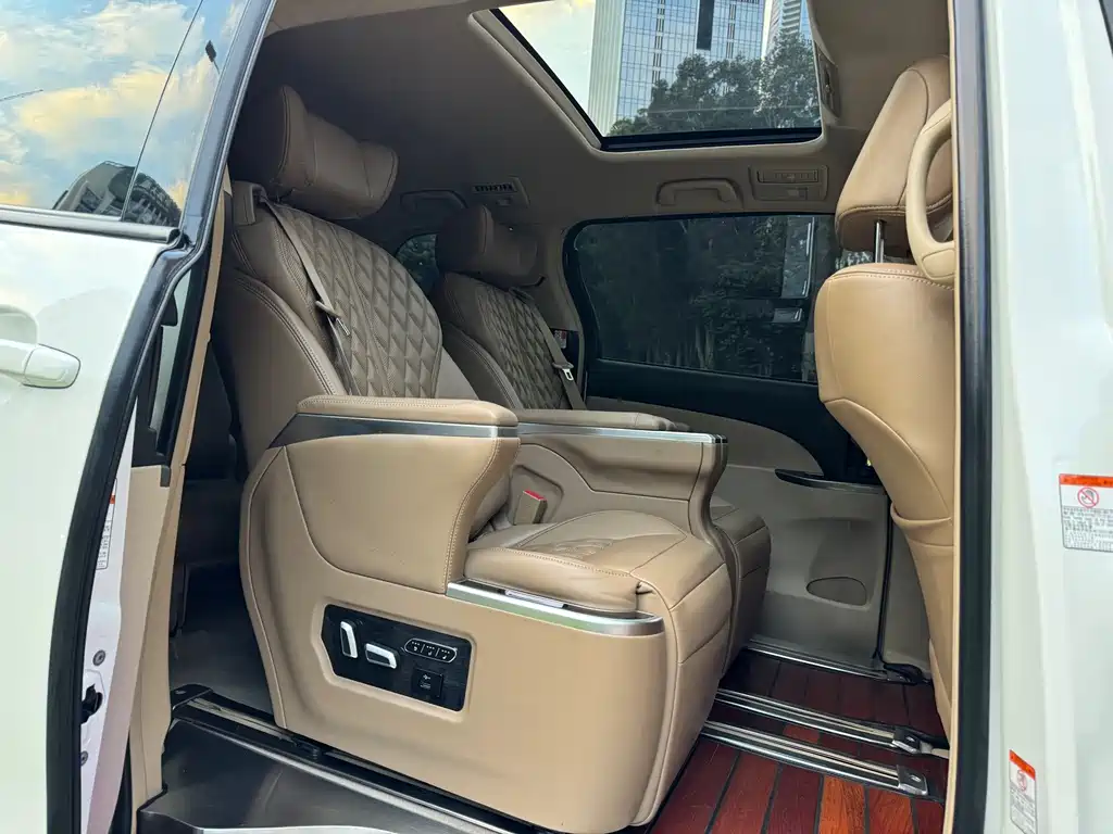 Toyota Previa — миниатюра 10