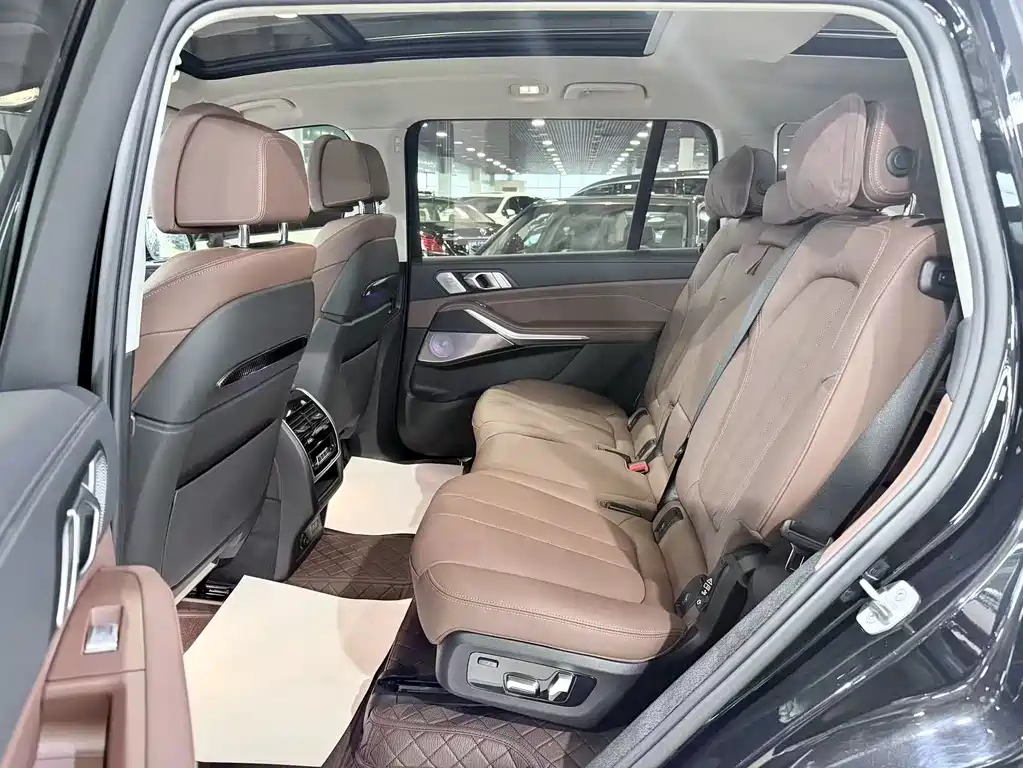 BMW X7 2020 xDrive40i Lead Luxury