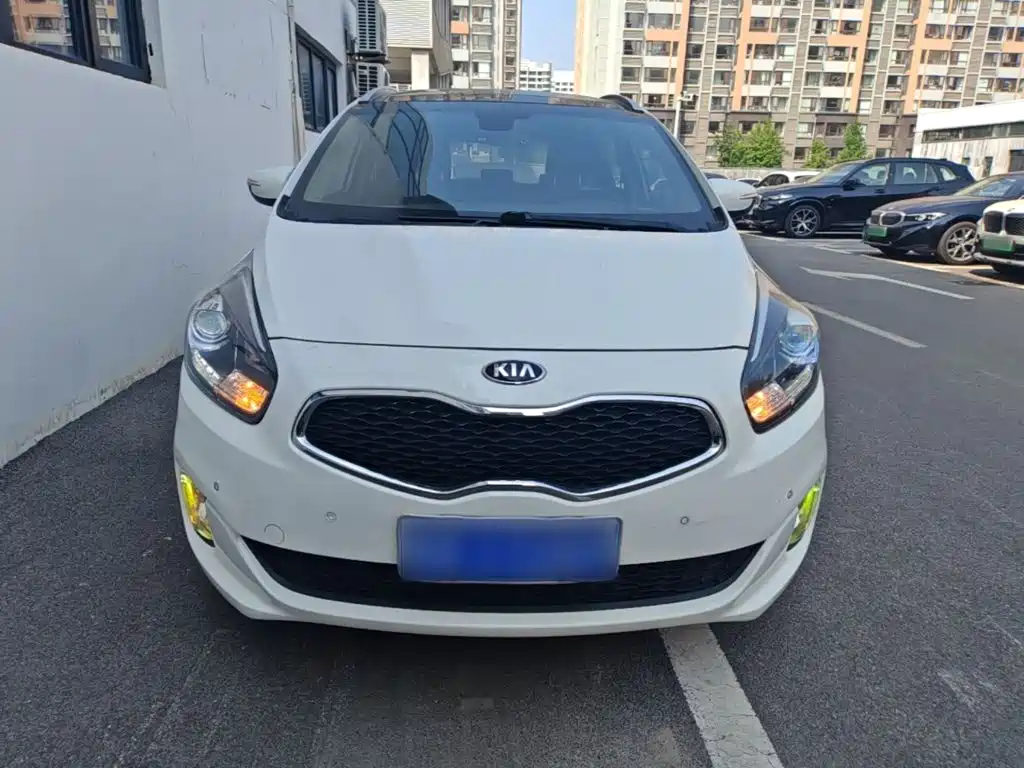 Kia Carens — миниатюра 3
