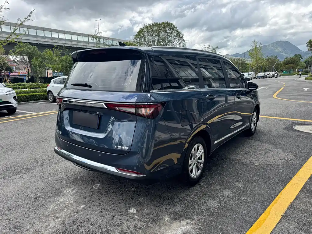Wuling Jiachen — миниатюра 12